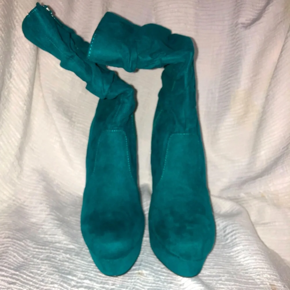 Turquoise platform heel boots Size 7 1/2 - Picture 1 of 6